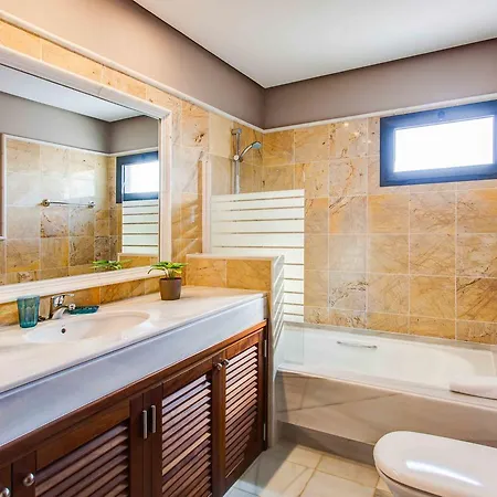 Hipoclub Villas, Zafiro 34 Вілла Плайя-Бланка